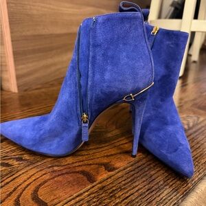 Gucci Adina Royal Blue Suede Pointed Toe Ankle Bootie w/ Gold GG Logo